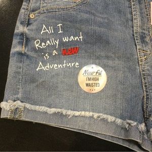 Wallflower Shorts Size 9 NWT